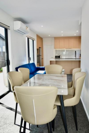 CHCH near CBD sleek new townhouse 3 beds 3 bath with onsite garage